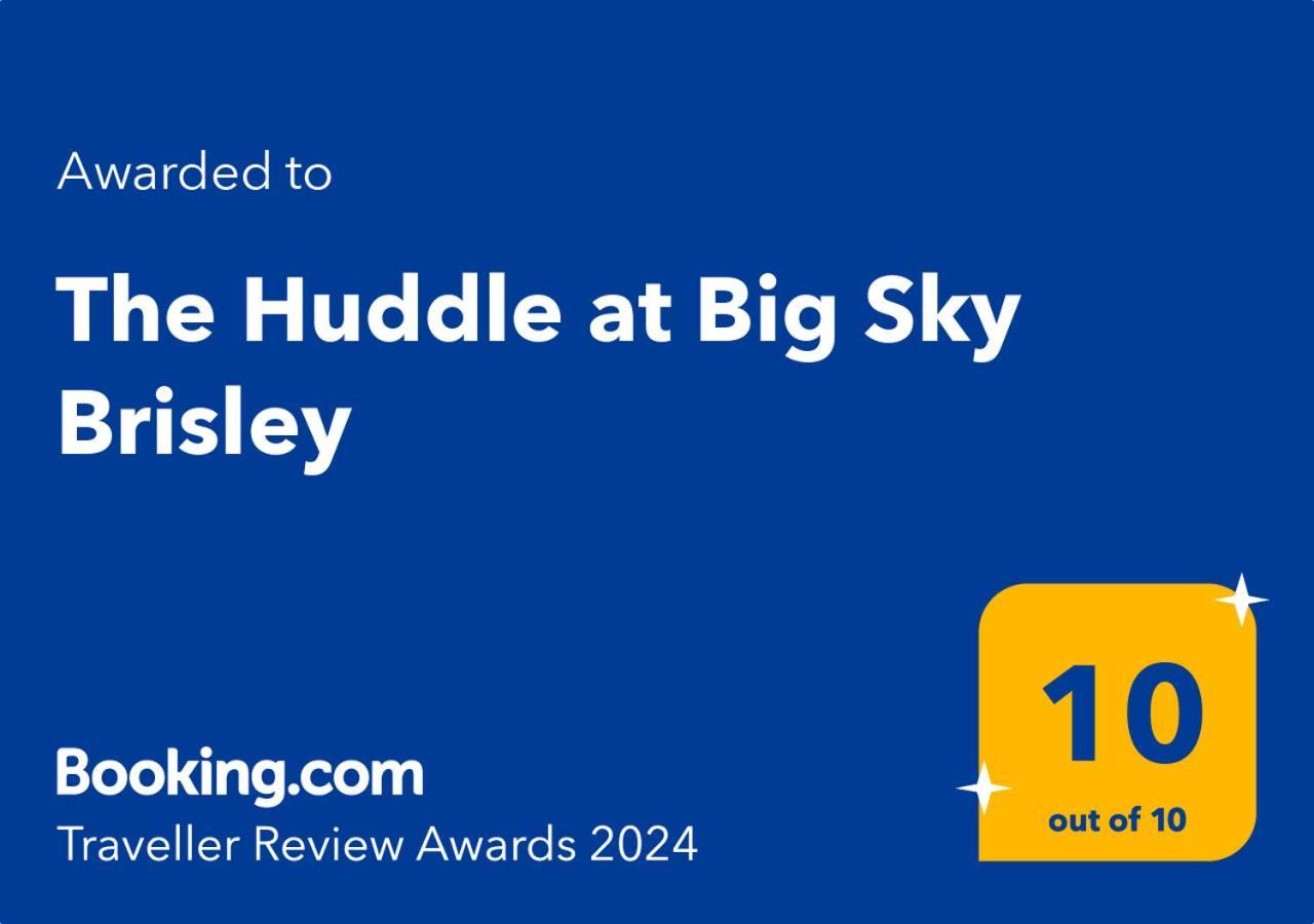 The Huddle At Big Sky Brisley Hotell Exteriör bild